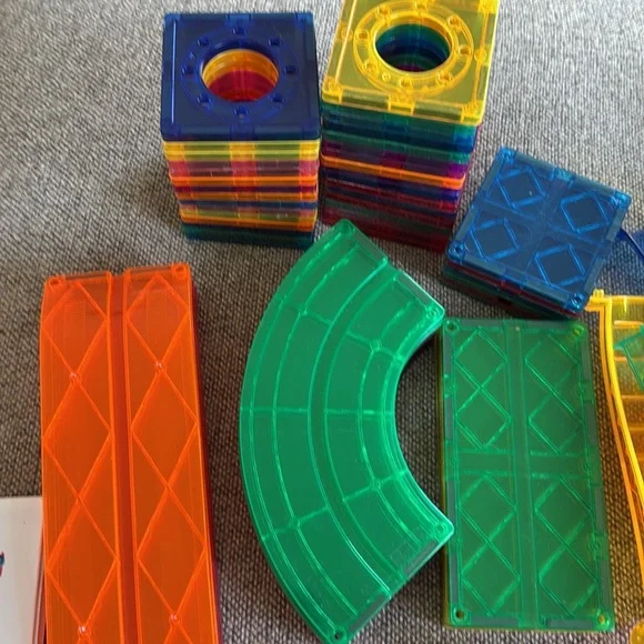 106 PicassoTiles 2-in-1 magnetic marble run set/Racing track set - Picture 7 of 12